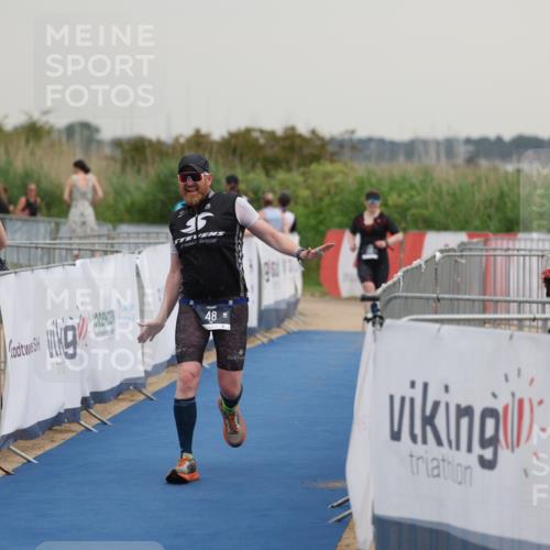 22.06.2025 - Viking Triathlon Yannick Fuchs http://msf.ph/oto/8078486 22.06.2025 16:36:46 Ziel 48 meine-sportfotos.de