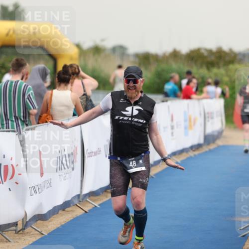 22.06.2025 - Viking Triathlon Yannick Fuchs http://msf.ph/oto/8078504 22.06.2025 16:36:48 Ziel 48, 240 meine-sportfotos.de