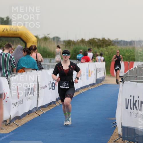 22.06.2025 - Viking Triathlon Yannick Fuchs http://msf.ph/oto/8078575 22.06.2025 16:36:52 Ziel 48, 240 meine-sportfotos.de