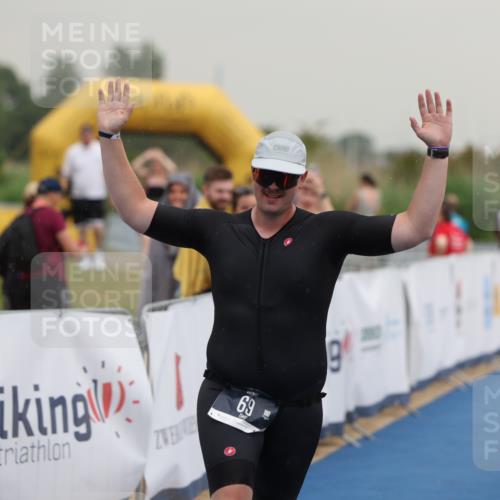 22.06.2025 - Viking Triathlon Yannick Fuchs http://msf.ph/oto/8078639 22.06.2025 16:37:08 Ziel 69 meine-sportfotos.de