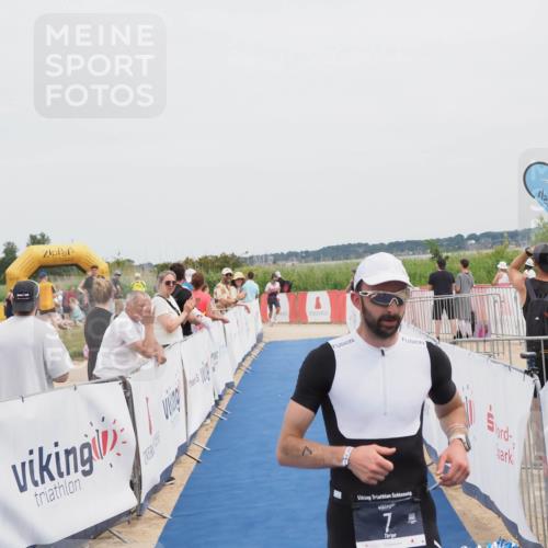 22.06.2025 - Viking Triathlon MichiJ http://msf.ph/oto/8078644 22.06.2025 14:37:47 Ziel 7 meine-sportfotos.de
