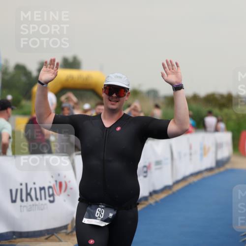 22.06.2025 - Viking Triathlon Yannick Fuchs http://msf.ph/oto/8078648 22.06.2025 16:37:09 Ziel 69 meine-sportfotos.de