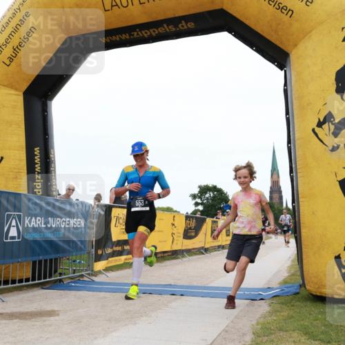 22.06.2025 - Viking Triathlon H.Heesch http://msf.ph/oto/8078682 22.06.2025 15:35:00 Laufen 553 meine-sportfotos.de