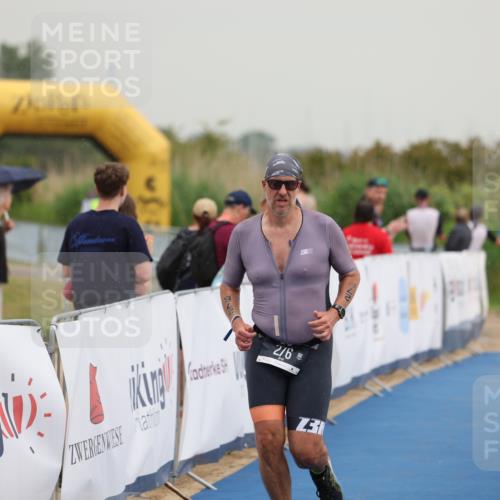 22.06.2025 - Viking Triathlon Yannick Fuchs http://msf.ph/oto/8078843 22.06.2025 16:38:48 Ziel 276 meine-sportfotos.de