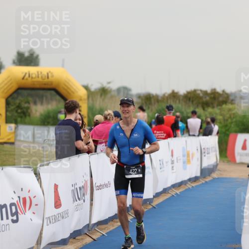 22.06.2025 - Viking Triathlon Yannick Fuchs http://msf.ph/oto/8078891 22.06.2025 16:38:56 Ziel 422 meine-sportfotos.de