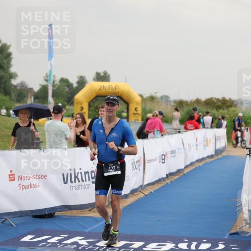 22.06.2025 - Viking Triathlon Yannick Fuchs http://msf.ph/oto/8078898 22.06.2025 16:38:58 Ziel 422 meine-sportfotos.de