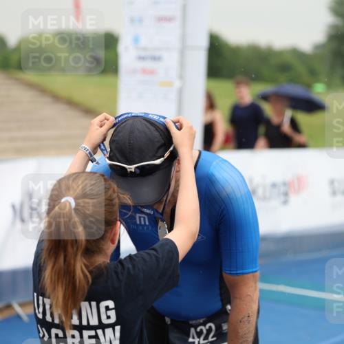 22.06.2025 - Viking Triathlon Yannick Fuchs http://msf.ph/oto/8078917 22.06.2025 16:39:03 Ziel 422 meine-sportfotos.de