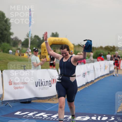 22.06.2025 - Viking Triathlon Yannick Fuchs http://msf.ph/oto/8078974 22.06.2025 16:39:20 Ziel 140 meine-sportfotos.de