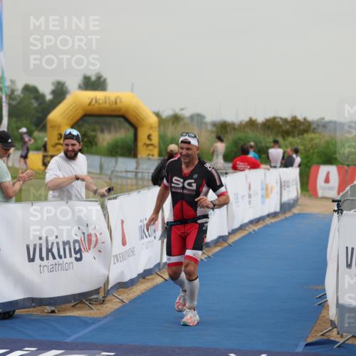 22.06.2025 - Viking Triathlon Yannick Fuchs http://msf.ph/oto/8079039 22.06.2025 16:39:26 Ziel 156 meine-sportfotos.de