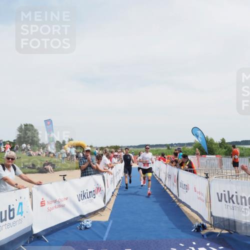 22.06.2025 - Viking Triathlon MichiJ http://msf.ph/oto/8079091 22.06.2025 14:16:59 Ziel 651 meine-sportfotos.de
