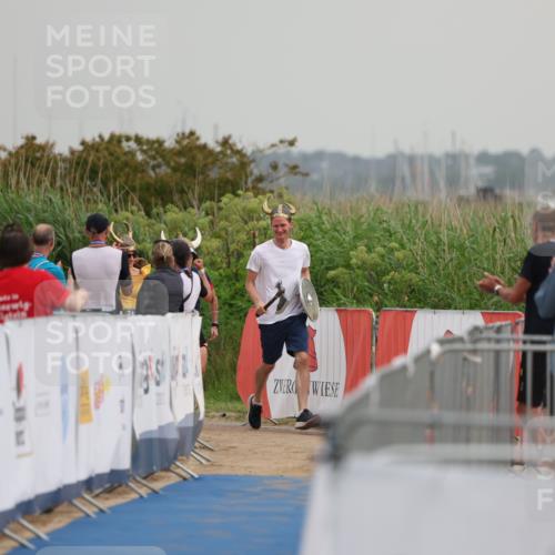 22.06.2025 - Viking Triathlon Yannick Fuchs http://msf.ph/oto/8079126 22.06.2025 16:40:47 Ziel  meine-sportfotos.de