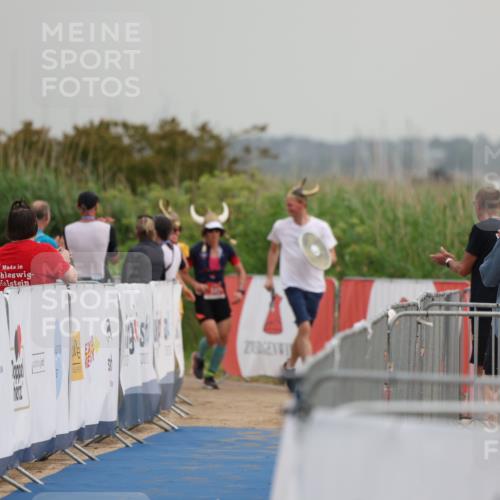 22.06.2025 - Viking Triathlon Yannick Fuchs http://msf.ph/oto/8079133 22.06.2025 16:40:47 Ziel  meine-sportfotos.de