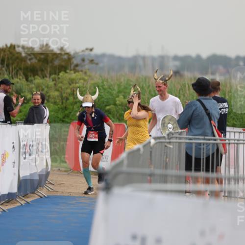 22.06.2025 - Viking Triathlon Yannick Fuchs http://msf.ph/oto/8079157 22.06.2025 16:40:50 Ziel  meine-sportfotos.de
