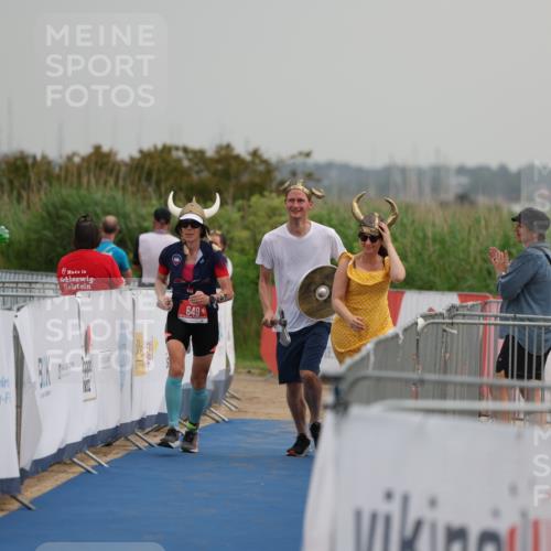 22.06.2025 - Viking Triathlon Yannick Fuchs http://msf.ph/oto/8079203 22.06.2025 16:40:52 Ziel 649 meine-sportfotos.de