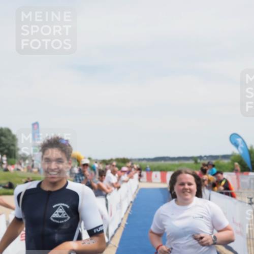 22.06.2025 - Viking Triathlon MichiJ http://msf.ph/oto/8079211 22.06.2025 14:17:01 Ziel 651 meine-sportfotos.de