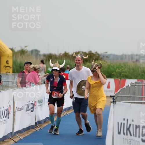 22.06.2025 - Viking Triathlon Yannick Fuchs http://msf.ph/oto/8079239 22.06.2025 16:40:55 Ziel 649 meine-sportfotos.de