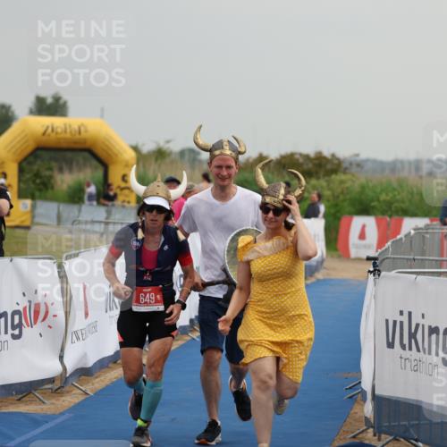 22.06.2025 - Viking Triathlon Yannick Fuchs http://msf.ph/oto/8079294 22.06.2025 16:40:57 Ziel 649 meine-sportfotos.de