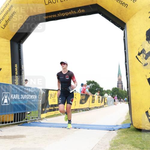 22.06.2025 - Viking Triathlon H.Heesch http://msf.ph/oto/8079345 22.06.2025 15:42:18 Laufen 221 meine-sportfotos.de