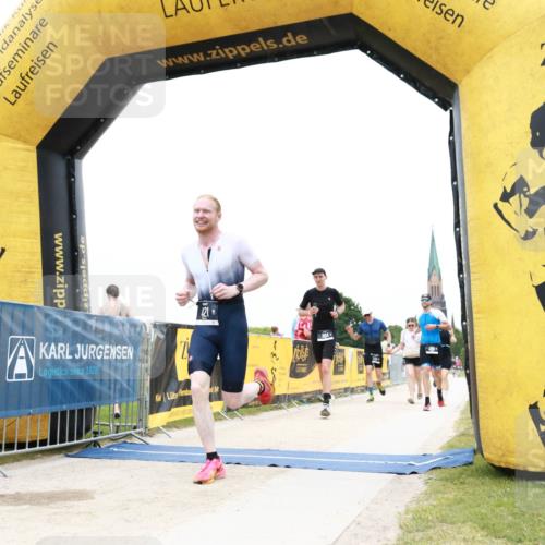 22.06.2025 - Viking Triathlon H.Heesch http://msf.ph/oto/8079352 22.06.2025 15:42:37 Laufen 304, 344, 389, 421 meine-sportfotos.de