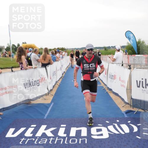 22.06.2025 - Viking Triathlon MichiJ http://msf.ph/oto/8079358 22.06.2025 15:56:28 Ziel 199, 647 meine-sportfotos.de