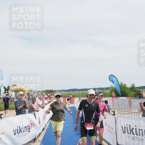 22.06.2025 - Viking Triathlon MichiJ http://msf.ph/oto/8079361 22.06.2025 14:17:18 Ziel 610 meine-sportfotos.de