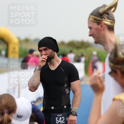 22.06.2025 - Viking Triathlon Yannick Fuchs http://msf.ph/oto/8079375 22.06.2025 16:41:19 Ziel 542 meine-sportfotos.de