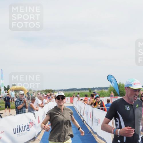 22.06.2025 - Viking Triathlon MichiJ http://msf.ph/oto/8079405 22.06.2025 14:17:19 Ziel 610 meine-sportfotos.de