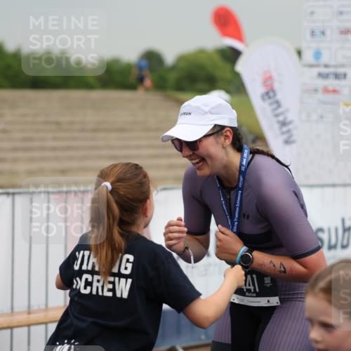 22.06.2025 - Viking Triathlon Yannick Fuchs http://msf.ph/oto/8079431 22.06.2025 16:41:31 Ziel 441 meine-sportfotos.de