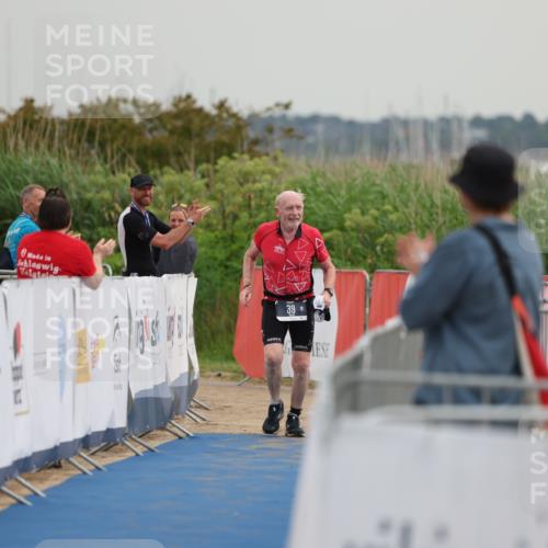22.06.2025 - Viking Triathlon Yannick Fuchs http://msf.ph/oto/8079479 22.06.2025 16:43:07 Ziel  meine-sportfotos.de