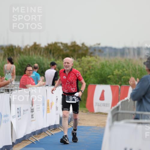 22.06.2025 - Viking Triathlon Yannick Fuchs http://msf.ph/oto/8079511 22.06.2025 16:43:11 Ziel 39 meine-sportfotos.de
