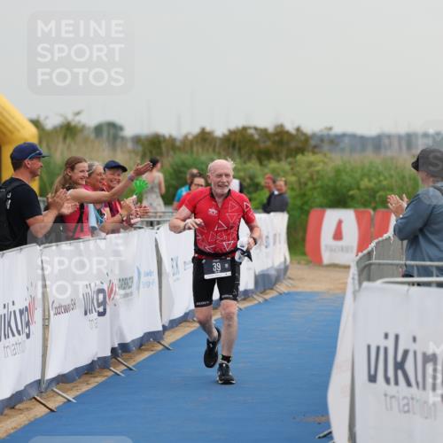 22.06.2025 - Viking Triathlon Yannick Fuchs http://msf.ph/oto/8079532 22.06.2025 16:43:13 Ziel 39 meine-sportfotos.de