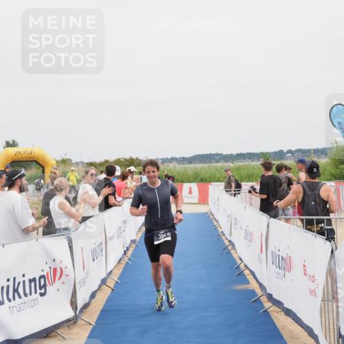22.06.2025 - Viking Triathlon MichiJ http://msf.ph/oto/8079543 22.06.2025 14:39:39 Ziel 384 meine-sportfotos.de