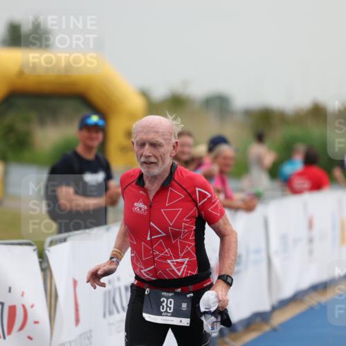 22.06.2025 - Viking Triathlon Yannick Fuchs http://msf.ph/oto/8079563 22.06.2025 16:43:16 Ziel 39 meine-sportfotos.de