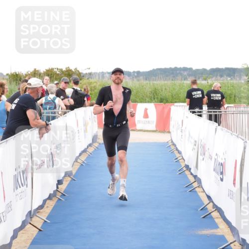 22.06.2025 - Viking Triathlon MichiJ http://msf.ph/oto/8079580 22.06.2025 16:05:01 Ziel 342 meine-sportfotos.de