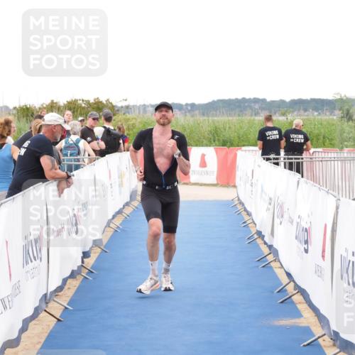 22.06.2025 - Viking Triathlon MichiJ http://msf.ph/oto/8079596 22.06.2025 16:05:01 Ziel 342 meine-sportfotos.de