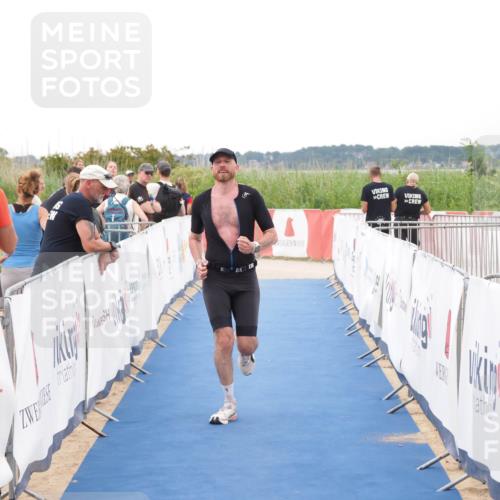 22.06.2025 - Viking Triathlon MichiJ http://msf.ph/oto/8079602 22.06.2025 16:05:01 Ziel 342 meine-sportfotos.de