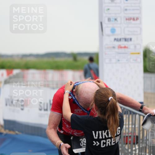 22.06.2025 - Viking Triathlon Yannick Fuchs http://msf.ph/oto/8079614 22.06.2025 16:43:27 Ziel  meine-sportfotos.de