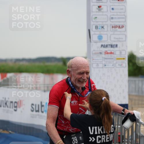 22.06.2025 - Viking Triathlon Yannick Fuchs http://msf.ph/oto/8079616 22.06.2025 16:43:27 Ziel  meine-sportfotos.de