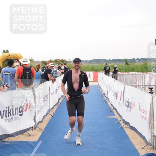 22.06.2025 - Viking Triathlon MichiJ http://msf.ph/oto/8079678 22.06.2025 16:05:02 Ziel 342 meine-sportfotos.de