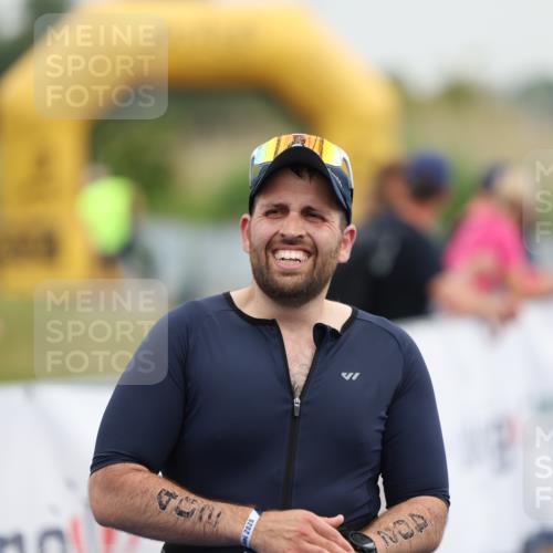 22.06.2025 - Viking Triathlon Yannick Fuchs http://msf.ph/oto/8079690 22.06.2025 16:45:02 Ziel 402 meine-sportfotos.de
