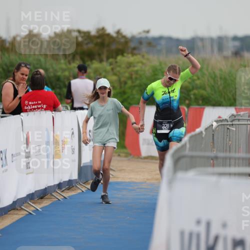 22.06.2025 - Viking Triathlon Yannick Fuchs http://msf.ph/oto/8079695 22.06.2025 16:45:57 Ziel 321 meine-sportfotos.de