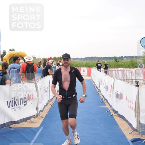 22.06.2025 - Viking Triathlon MichiJ http://msf.ph/oto/8079704 22.06.2025 16:05:03 Ziel 342 meine-sportfotos.de