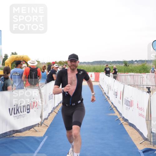22.06.2025 - Viking Triathlon MichiJ http://msf.ph/oto/8079712 22.06.2025 16:05:03 Ziel 342 meine-sportfotos.de