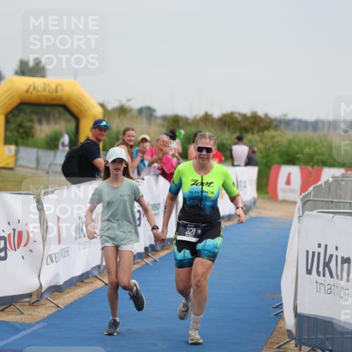 22.06.2025 - Viking Triathlon Yannick Fuchs http://msf.ph/oto/8079725 22.06.2025 16:46:02 Ziel 321 meine-sportfotos.de