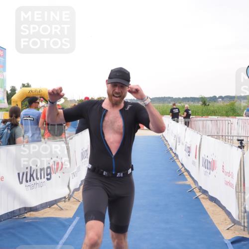 22.06.2025 - Viking Triathlon MichiJ http://msf.ph/oto/8079740 22.06.2025 16:05:03 Ziel 342 meine-sportfotos.de