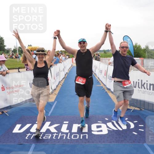 22.06.2025 - Viking Triathlon MichiJ http://msf.ph/oto/8079749 22.06.2025 15:56:34 Ziel 261, 647 meine-sportfotos.de