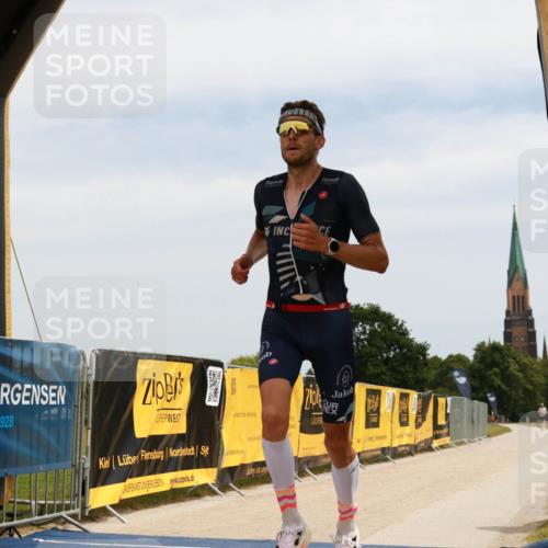 22.06.2025 - Viking Triathlon H.Heesch http://msf.ph/oto/8079756 22.06.2025 12:37:02 Laufen 557 meine-sportfotos.de
