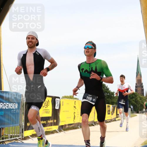 22.06.2025 - Viking Triathlon H.Heesch http://msf.ph/oto/8079839 22.06.2025 12:43:33 Laufen 178, 198, 393 meine-sportfotos.de