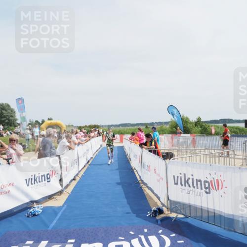 22.06.2025 - Viking Triathlon MichiJ http://msf.ph/oto/8079855 22.06.2025 14:19:49 Ziel 368 meine-sportfotos.de