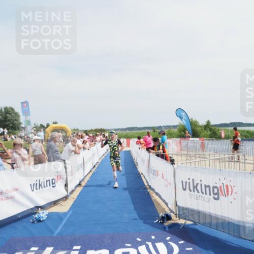 22.06.2025 - Viking Triathlon MichiJ http://msf.ph/oto/8079912 22.06.2025 14:19:49 Ziel 368 meine-sportfotos.de